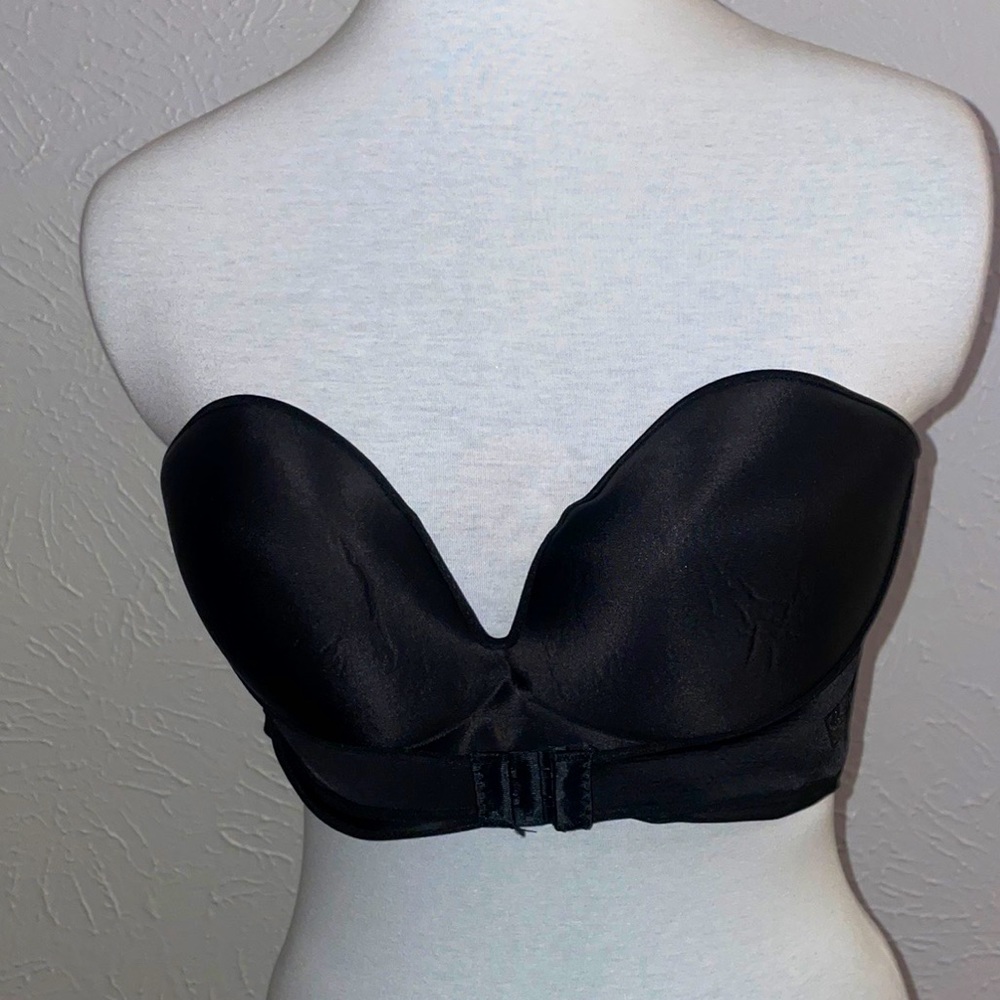 O2 Brand Strapless Black Bra 40D